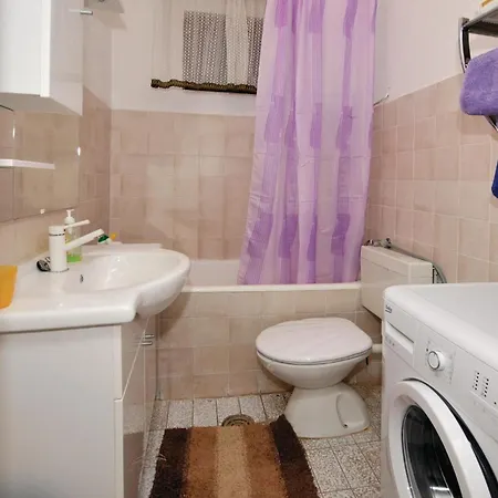2 Bedroom Cozy In