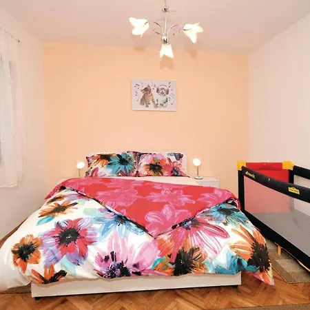 Apartament 2 Bedroom Cozy In *