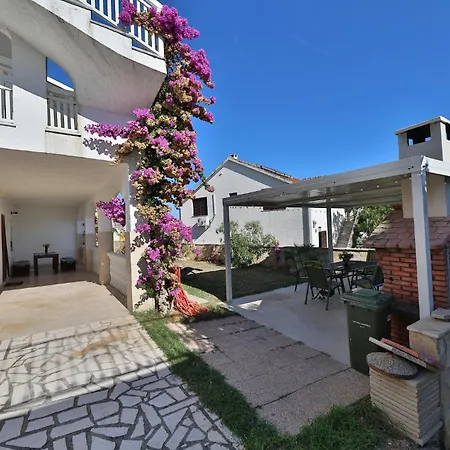 Apartament 2 Bedroom Cozy In Marina