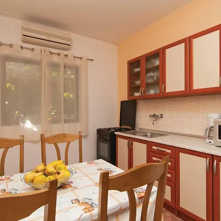 2 Bedroom Cozy In Apartament *
